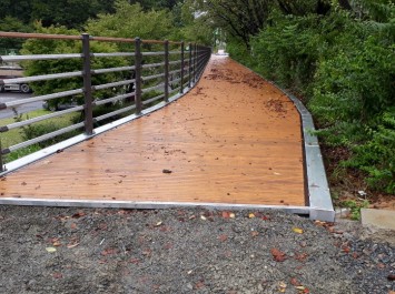 산서로 자전거이용 위험도로 개선사업 중 구조물 특허공사